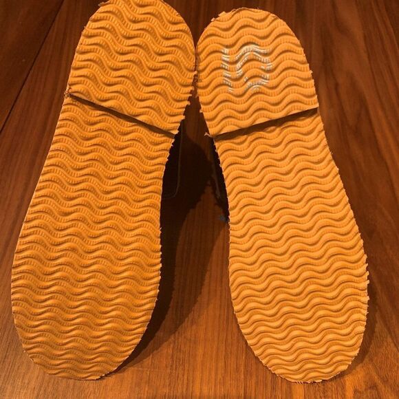 Boots, never worn, sz 7, faux leather and shearling, bright blue - Picture 6 of 16